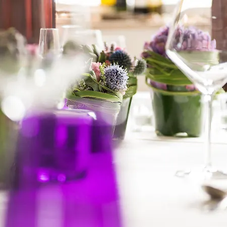 Der Gruene Baum מלון