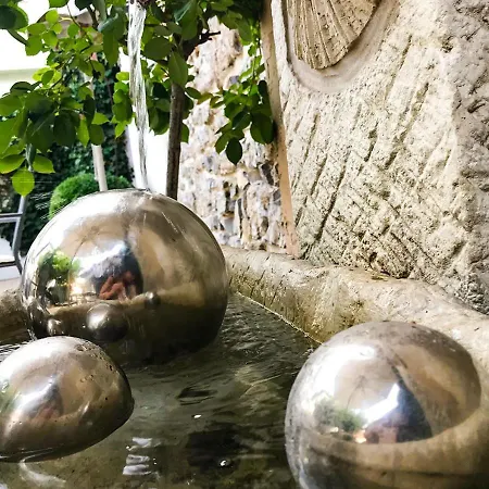 Der Gruene Baum Hotel