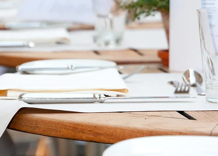 Hotel Der Grüne Baum 2*