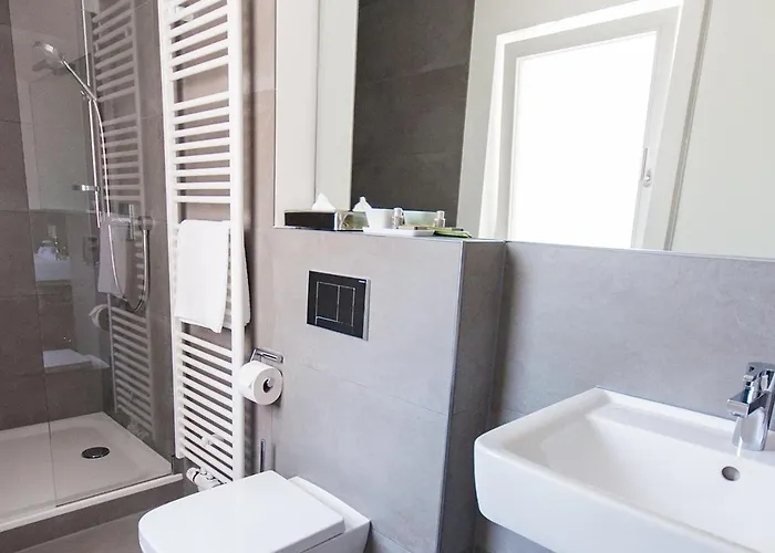 Hotell Der Gruene Baum 2*